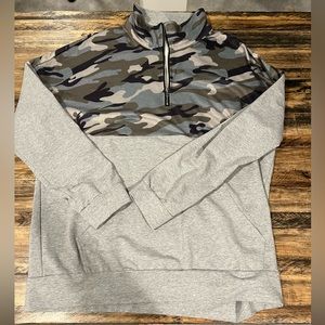 XL 1/4 zip camo pullover